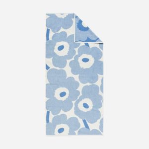 Badhandduk Unikko 70*150cm, Färg CREAM, SKY BLUE Färg Id: 150 Från Marimekko