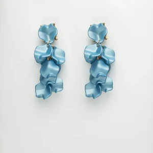 Leaf Earrings Mini – Pearl: Ljus elegans i rörelse